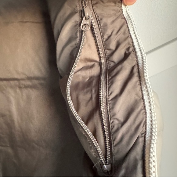 Columbia feather down puffer vest ultra light Beige Brown Water resistant size L - Picture 8 of 9